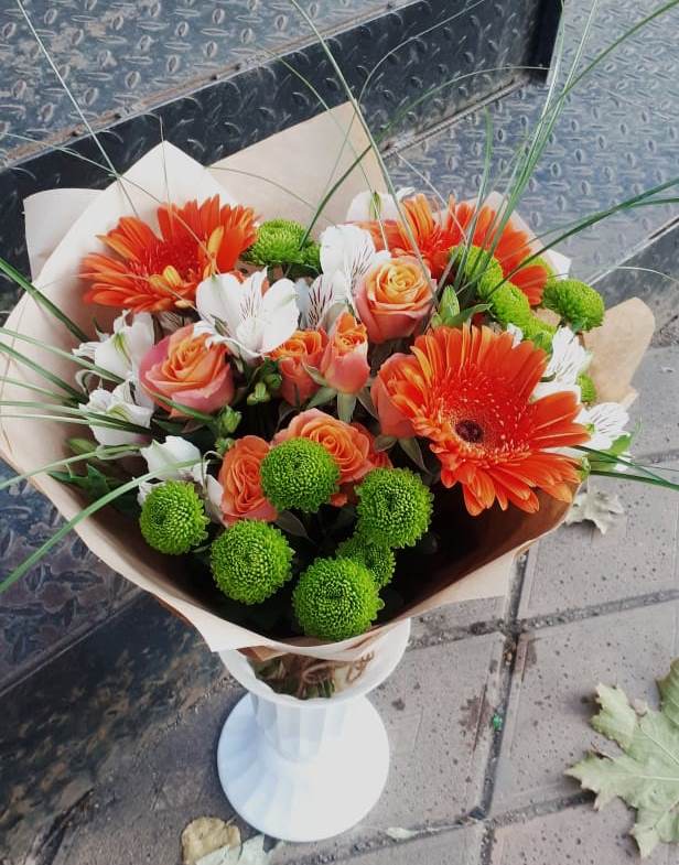 Букет цветов из: Герберы, Хризантемы, Альстромерии и Розы в Кяхте