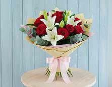 Букет цветов из:  Лилии и Розы в Кяхте