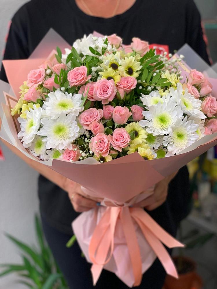 Букет цветов из: Розы и Хризантемы в Кяхте