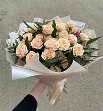 Букет Кремовые розы Латте в Кяхте