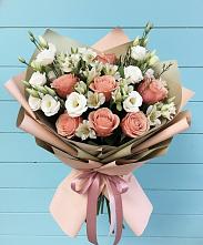 Букет цветов из:  Розы, Альстромерии и Лизиантусы в Кяхте