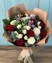 Букет цветов из:  Розы и Альстромерии в Кяхте