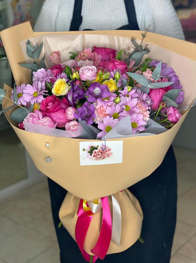 Букет цветов из: Хризантемы, Гвоздики и Альстромерии в Кяхте