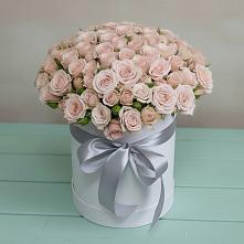 Цветочная композиция из Розы в шляпной коробке в Кяхте