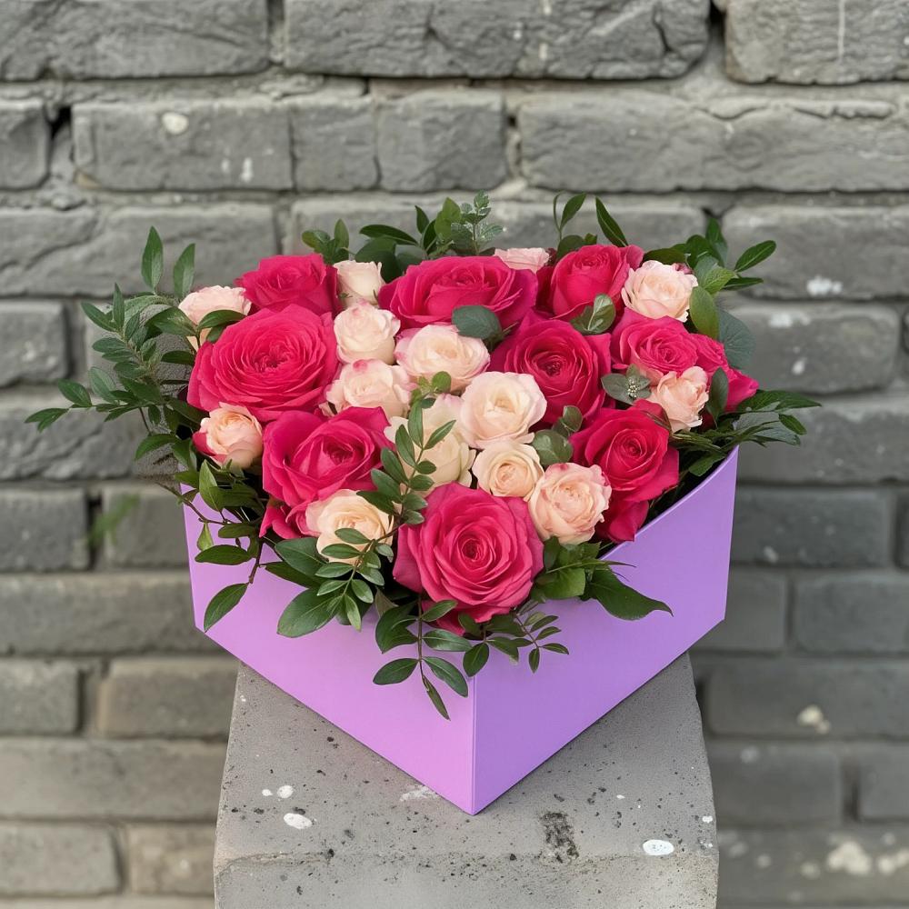 Цветочная композиция из Розы в коробке в Кяхте