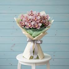 Букет цветов из:  Орхидеи и Розы в Кяхте