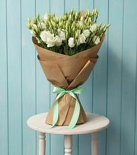 Букет цветов из:  Лизиантусы в Кяхте