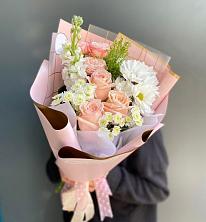 Букет цветов из:  Хризантемы и Розы в Кяхте