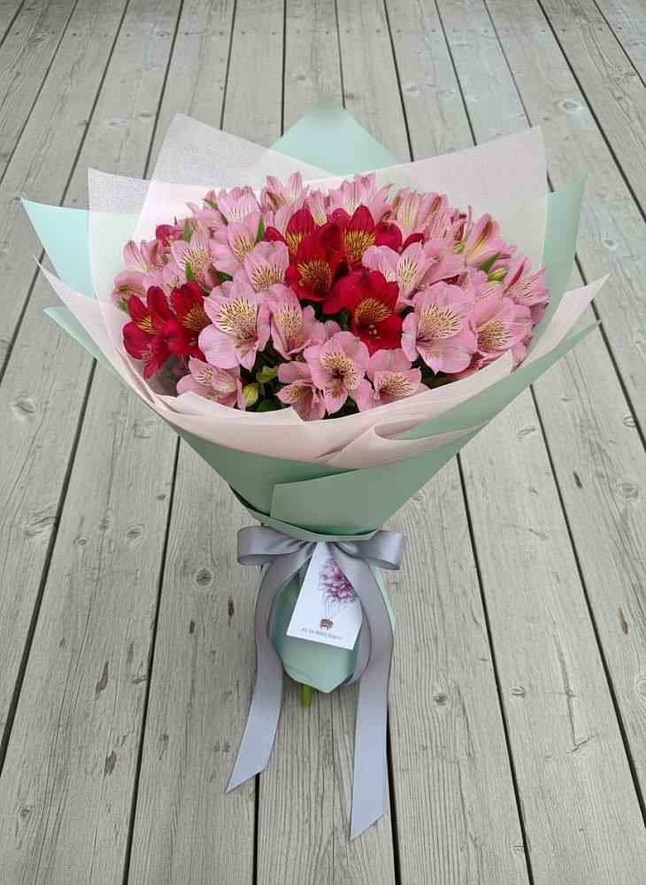 Букет цветов из: Альстромерии в Кяхте
