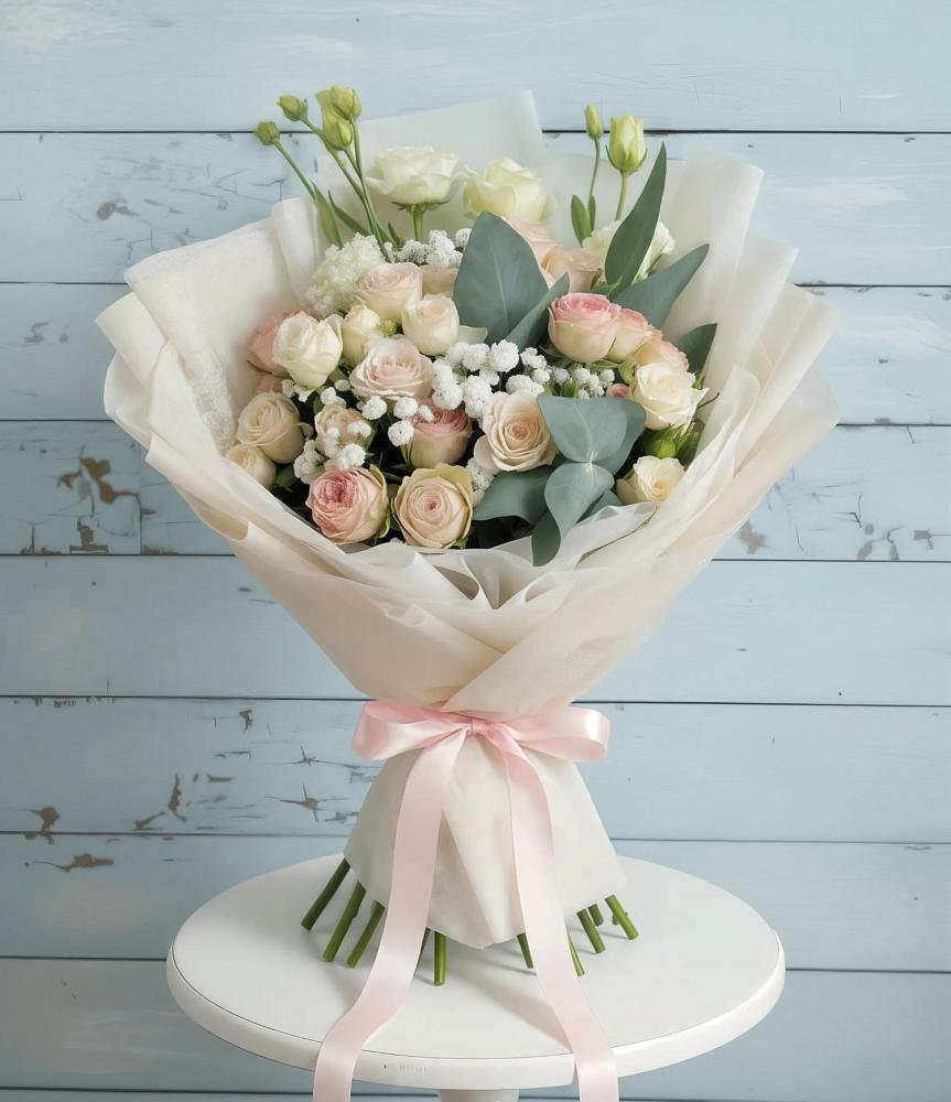 Букет цветов из: Розы и Лизиантусы в Кяхте