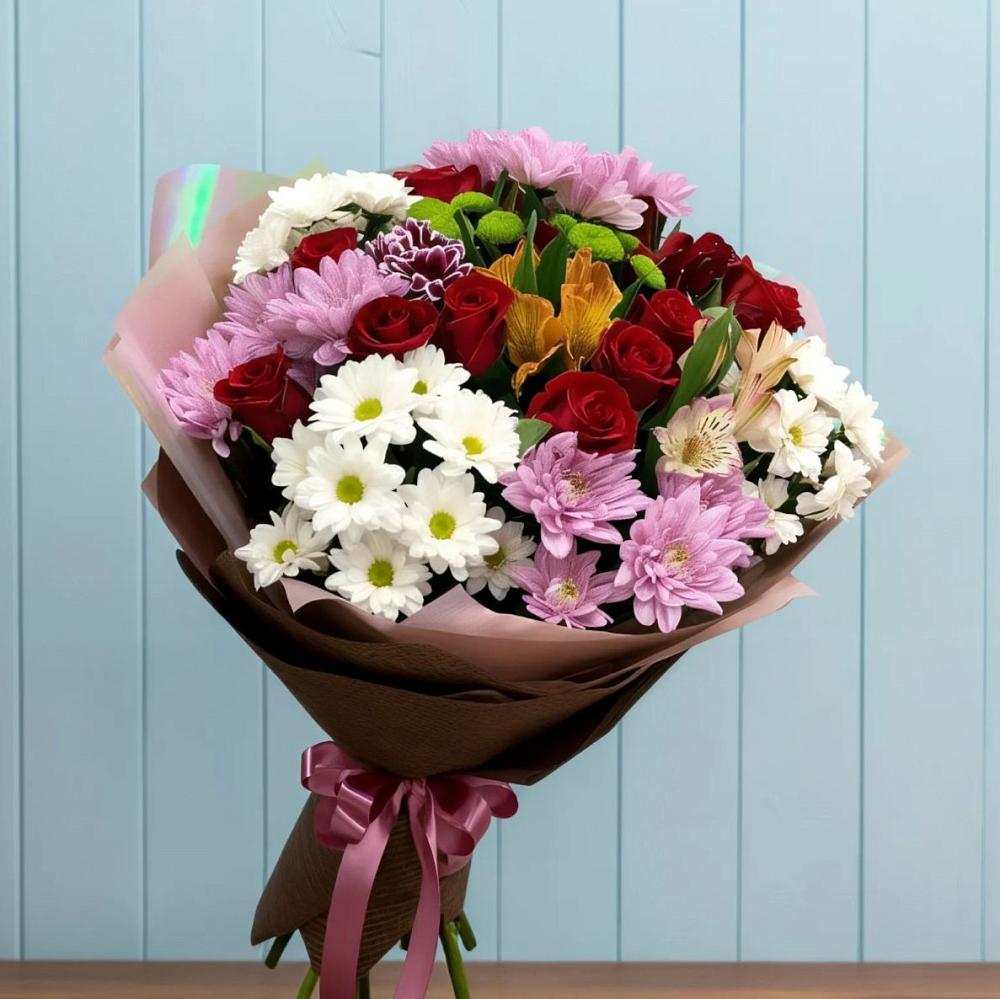 Букет цветов из: Розы, Хризантемы и Альстромерии в Кяхте