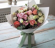 Букет цветов из:  Розы, Лизиантусы и Гвоздики #REPLACE_PRED# Кяхте