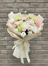 Букет цветов из:  Гвоздики, Розы, Лизиантусы и Хризантемы #REPLACE_PRED# Кяхте