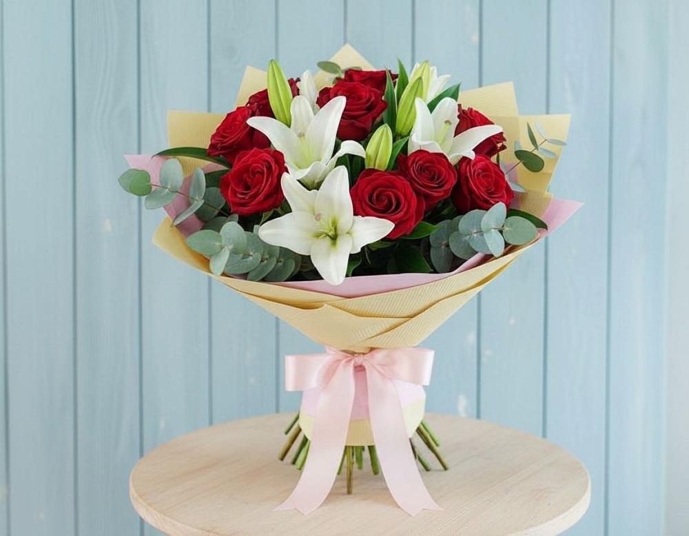 Букет цветов из: Лилии и Розы в Кяхте